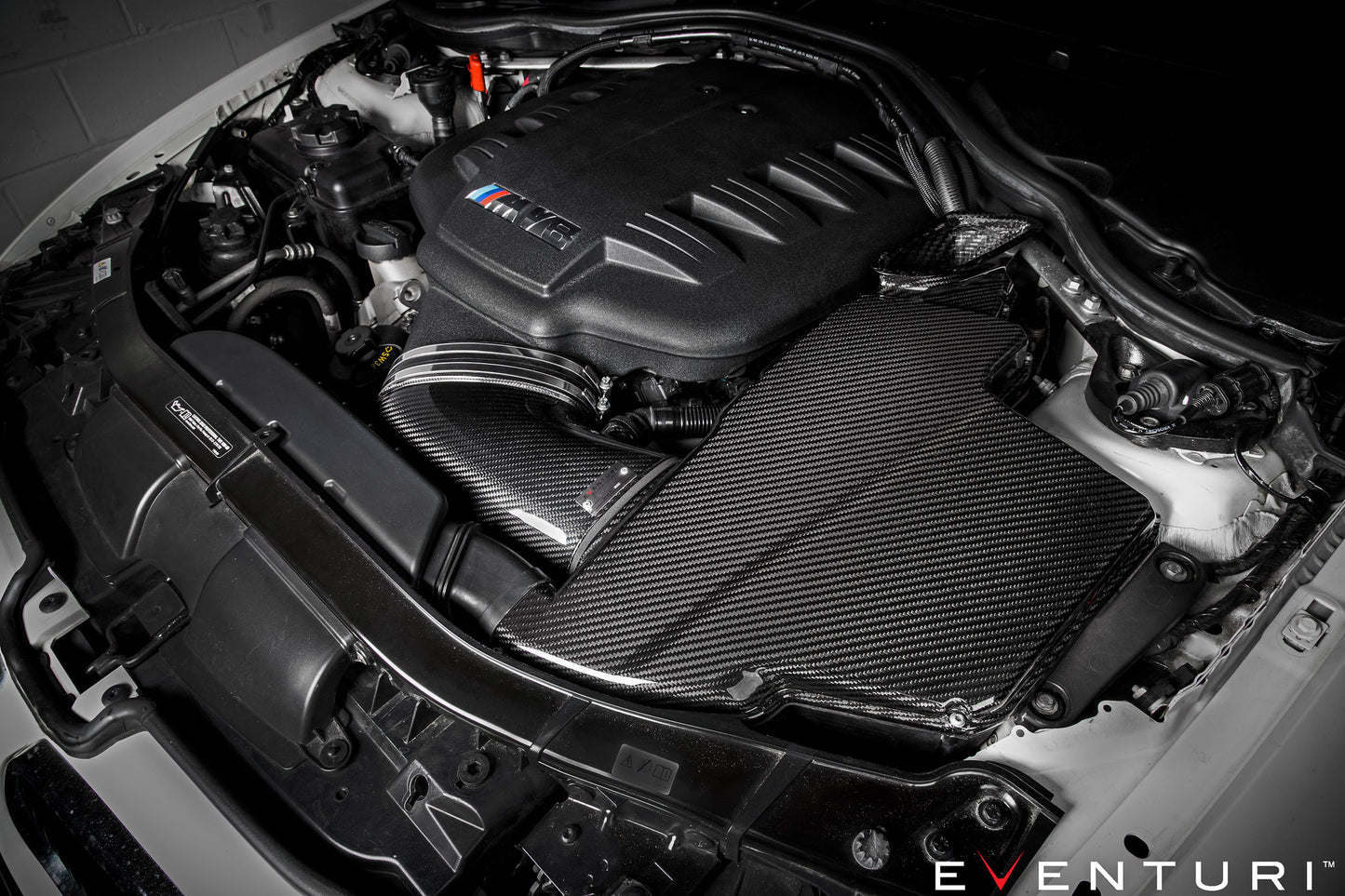 BMW E9X M3 - Carbon Airbox Lid