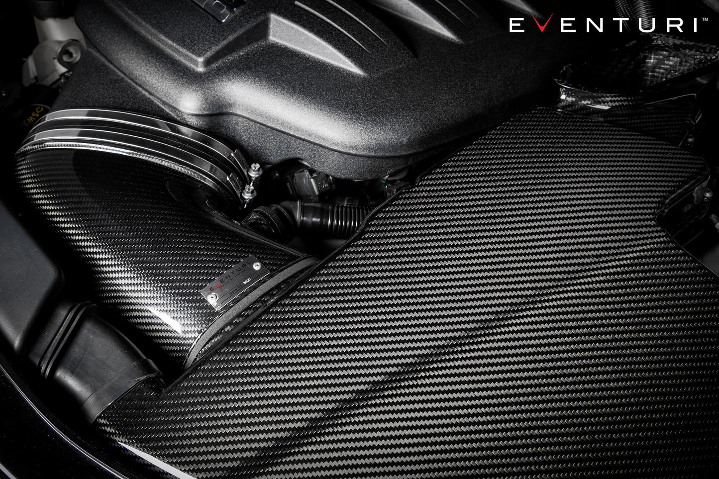 BMW E9X M3 - Carbon Airbox Lid