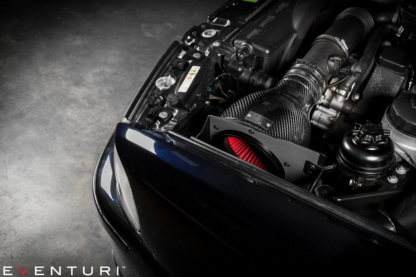 BMW E39 M5 - Black Carbon intake