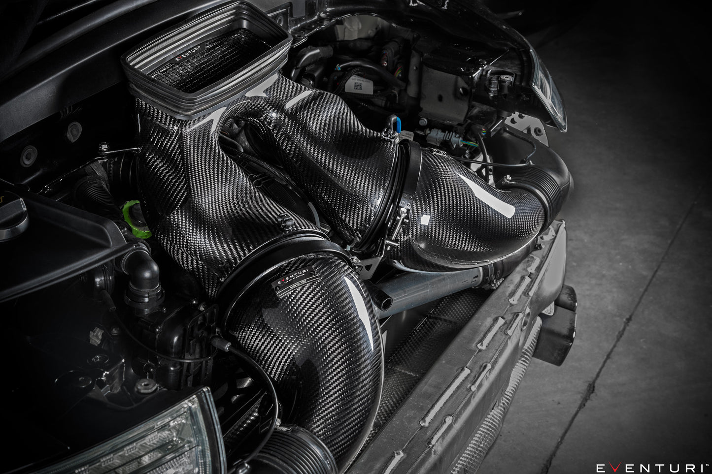 PORSCHE 991 Turbo - Black Carbon intake
