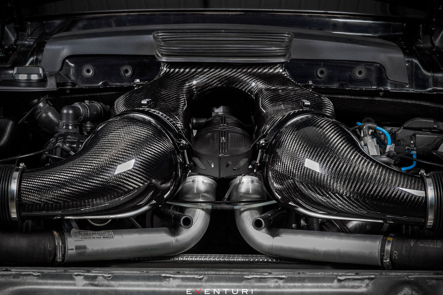 PORSCHE 991 Turbo - Black Carbon intake