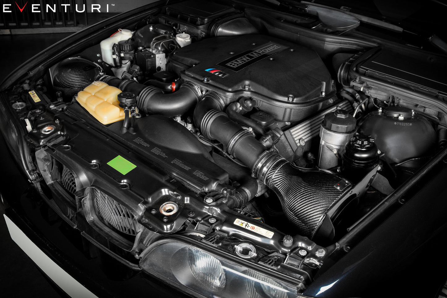 BMW E39 M5 - Black Carbon intake