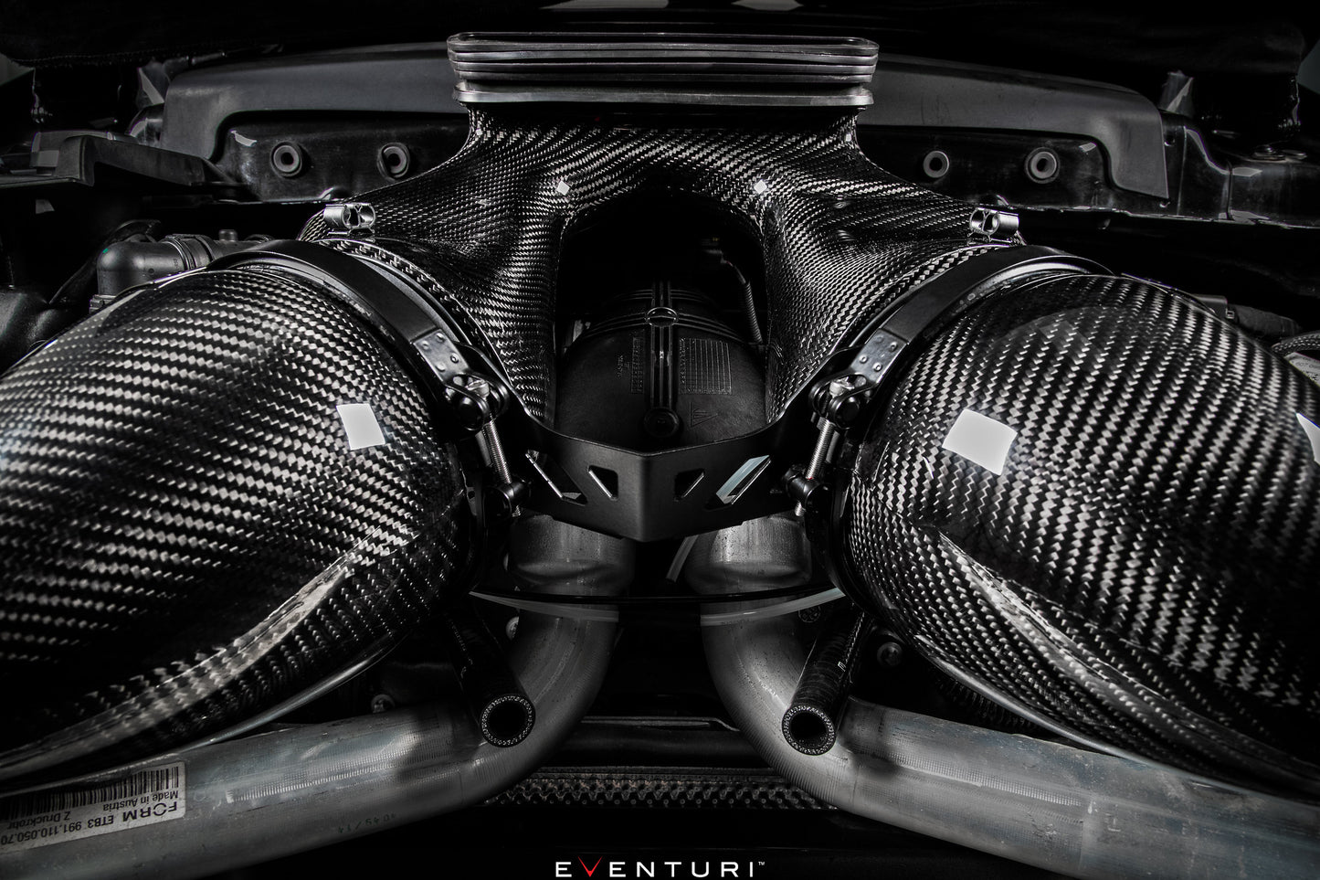 PORSCHE 991 Turbo - Black Carbon intake