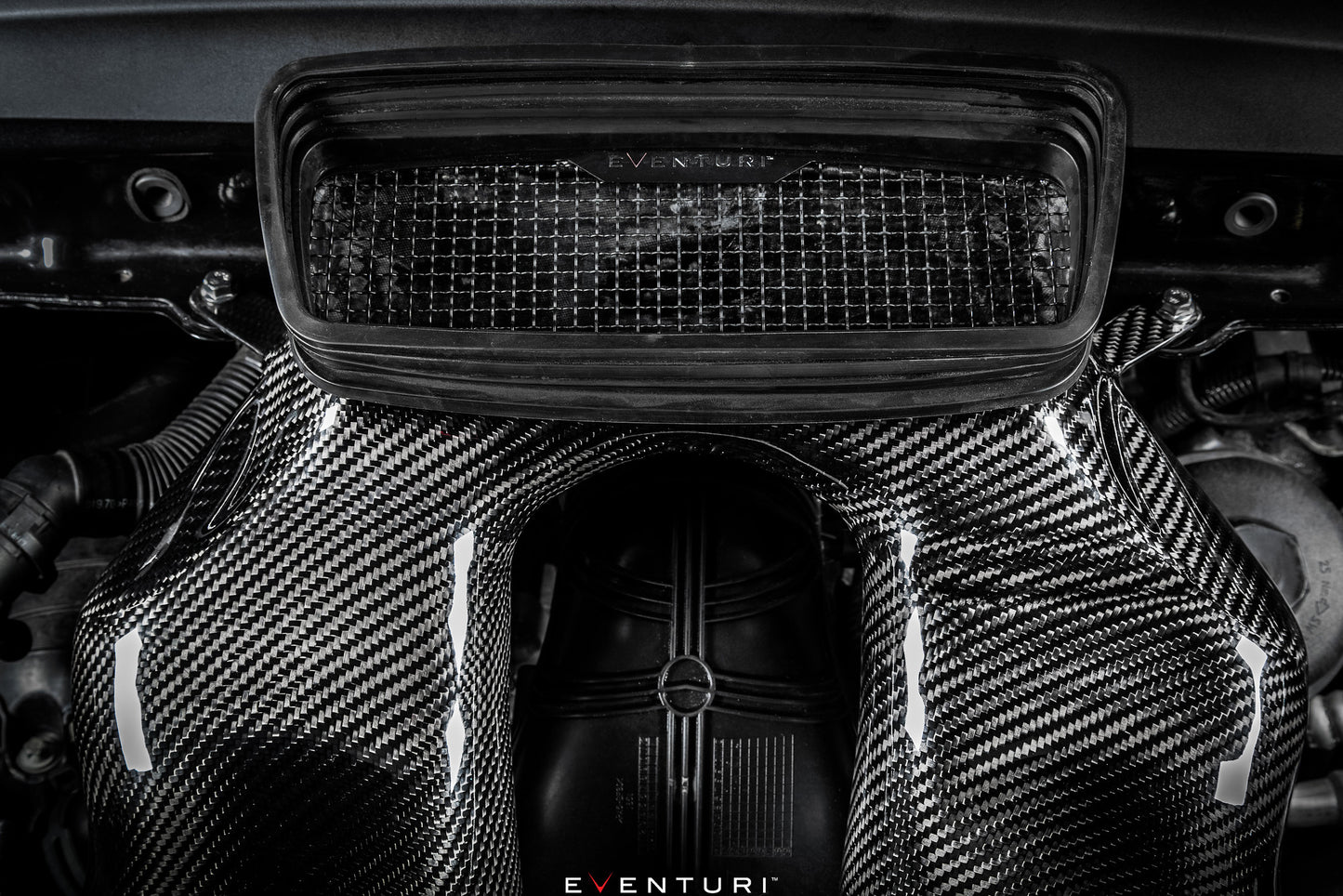 PORSCHE 991 Turbo - Black Carbon intake