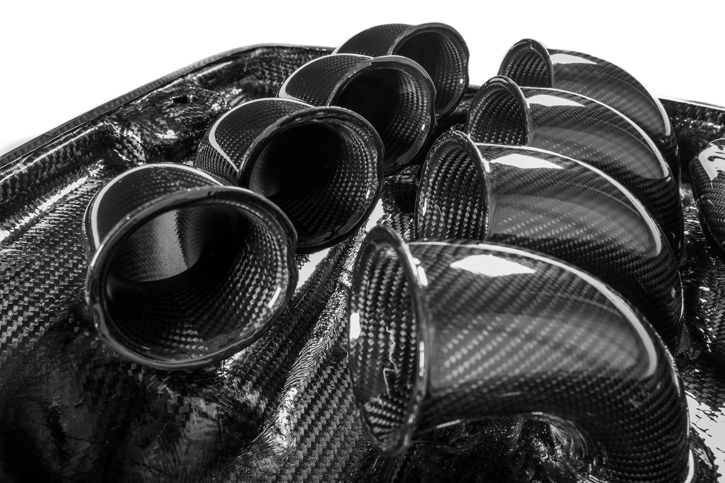 BMW E9X M3 - Carbon Inlet Plenum