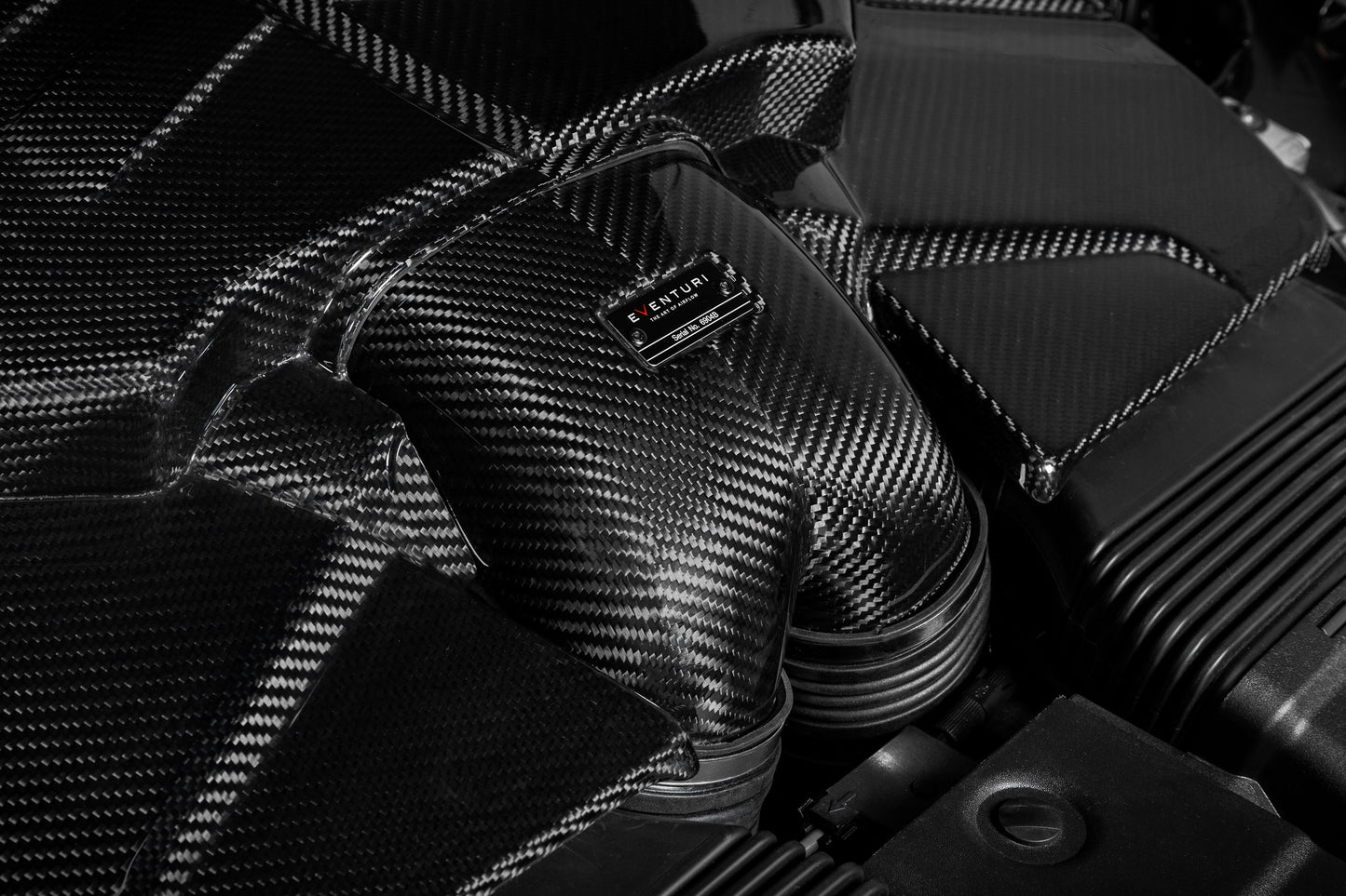 LAMBORGHINI Urus - Intake