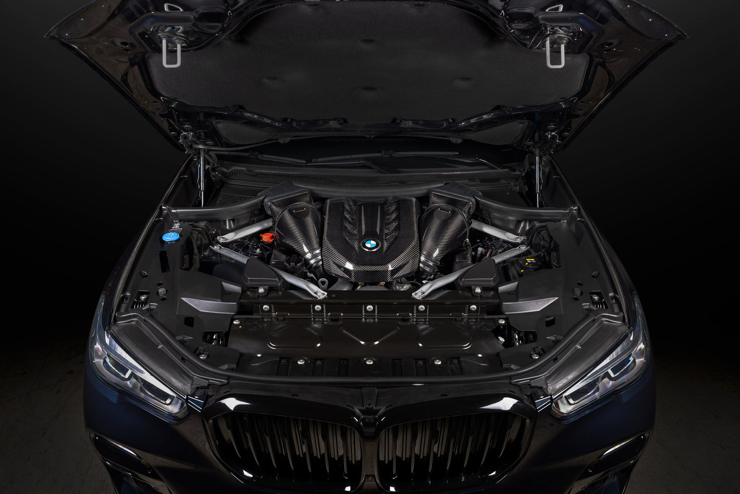 BMW X5 M50i - Carbon Intake