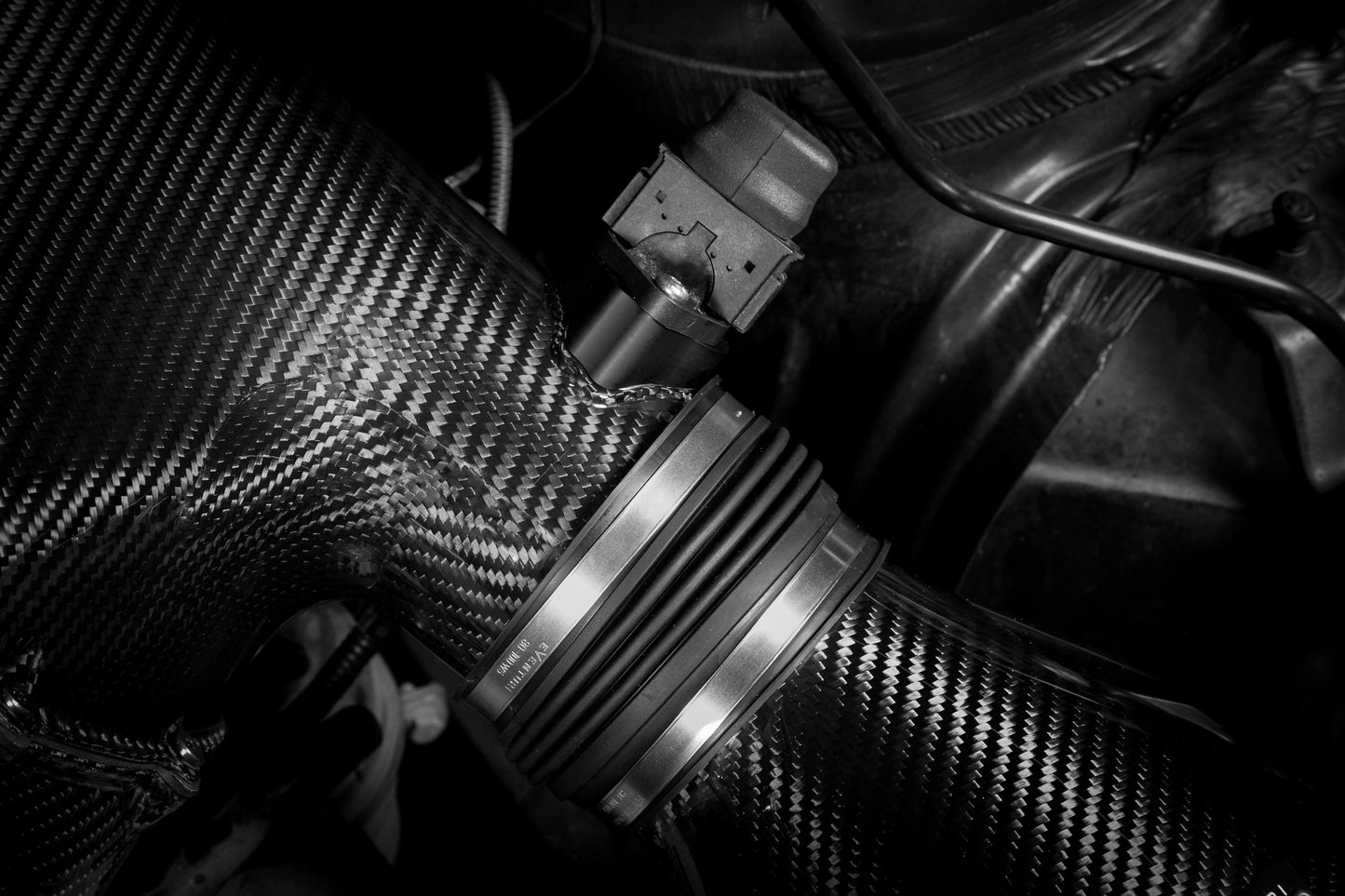 BMW E85 Z4M - Black Carbon intake