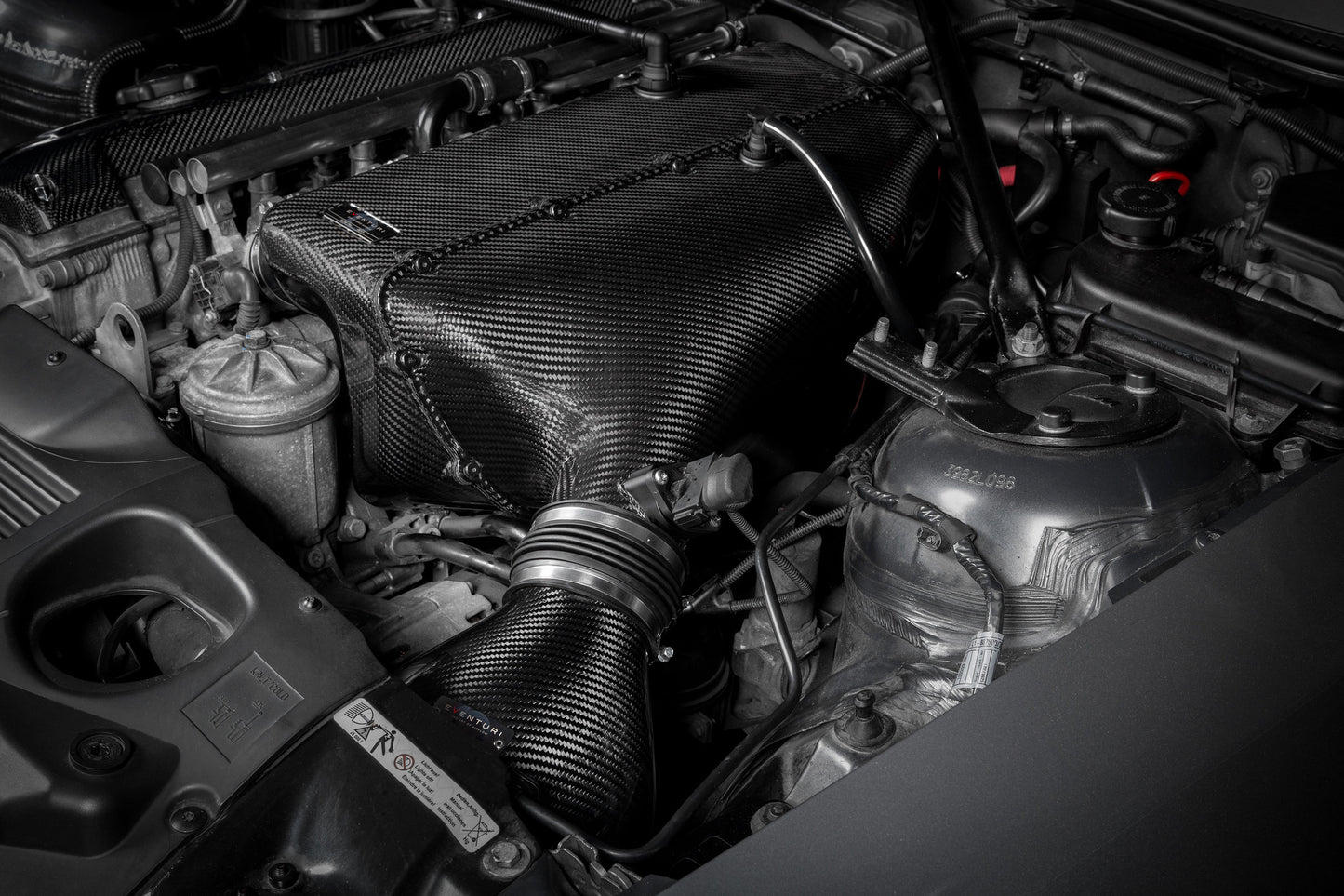 BMW E85 Z4M - Black Carbon intake